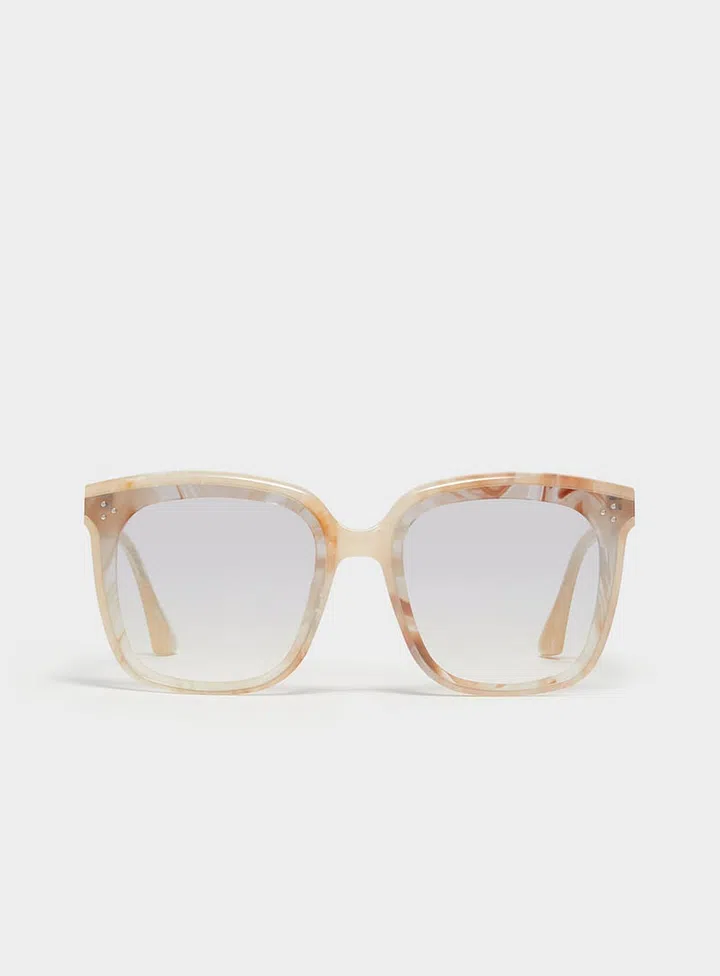 Jennie - Angel BEC1, US$280. Gentle Monster