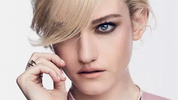 Julia Garner Jan 2022