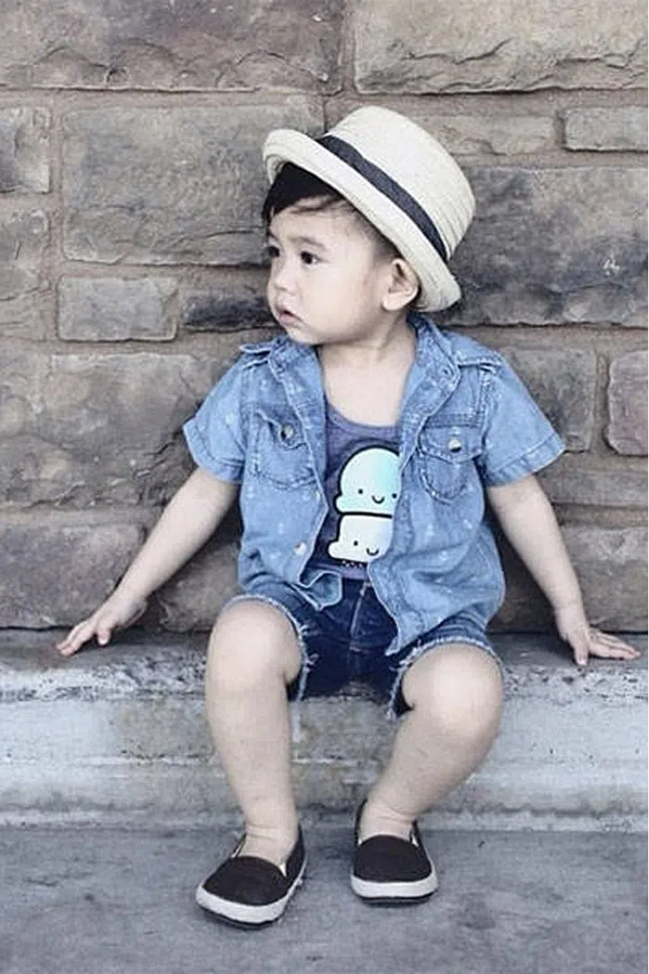 Little Kyan's hat collection could rival any well-dressed adult's.
Follow @jetaimekyan.
Photo: Instagram
