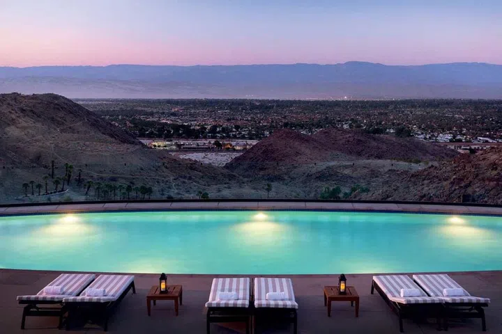 The Ritz-Carlton, Rancho Mirage is enveloped by the picturesque Santa Rosa Mountain range in California. It features several pools throughout the property, but the star of the show is the Vista Infinity Pool perched cliffside, 650 feet above the desert floor and boasting unparalleled panoramic views of the mountains and the world-famous Palm Springs and Coachella Valleys.