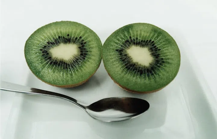Kiwis are famous for their skyrocketing vitamin C content. Aside from that, these furry little fruits are also high in vitamin K that helps maintain healthy bones, as well as folate that helps build healthy red blood cells to ensure that oxygen gets transported effectively around the body. Photo: Getty