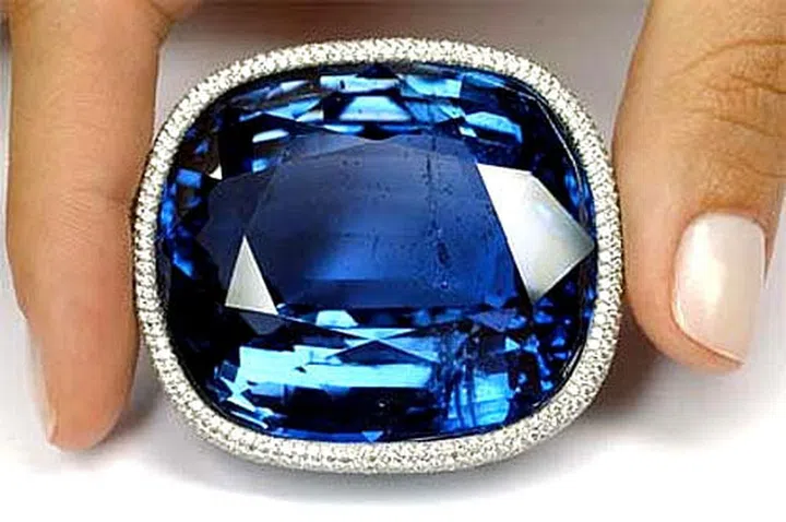 famous sapphire jewels