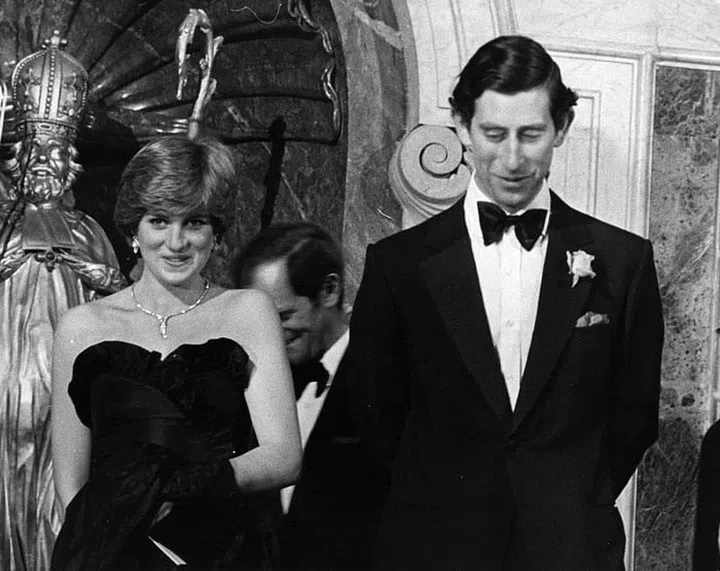 Arriving at a banquet held in Goldsmith's Hall, London. Photo: Getty