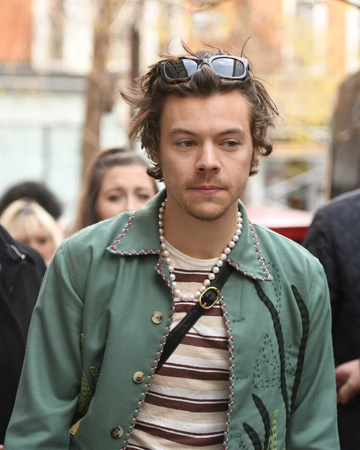 trends from the past watches and jewellery | harry styles spotted in london wearing a pearl necklace