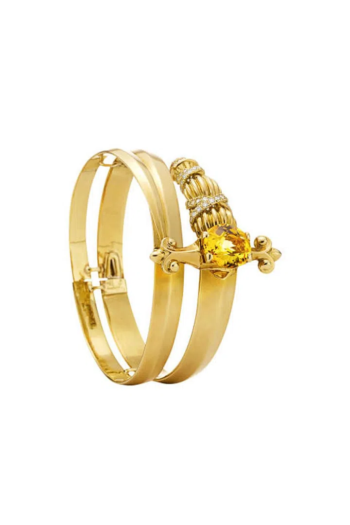 [sit-TREEN] n. Called the Success Stone for its supposed serendipitous properties, this yellow quartz is said to increase good fortune and personal power. Though rare, natural citrines, which range from pale yellow to brown, do exist. A trained eye can spot one by its smoky appearance.