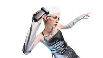 Model with the JisuLife Handheld Fan Ultra2.