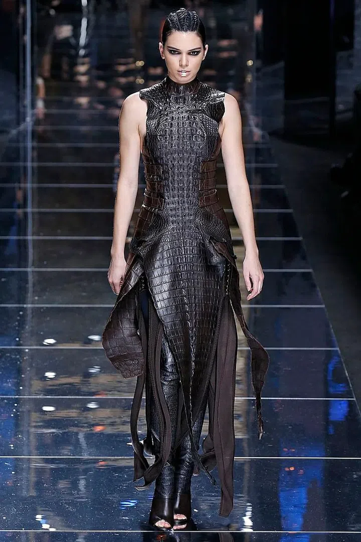 PARIS, FRANCE - MARCH 02: Kendall Jenner walks the runway during the Balmain Ready to Wear fashion show as part of the Paris Fashion Week Womenswear Fall/Winter 2017/2018 on March 2, 2017 in Paris, France. (Photo by Victor VIRGILE/Gamma-Rapho via Getty Images)