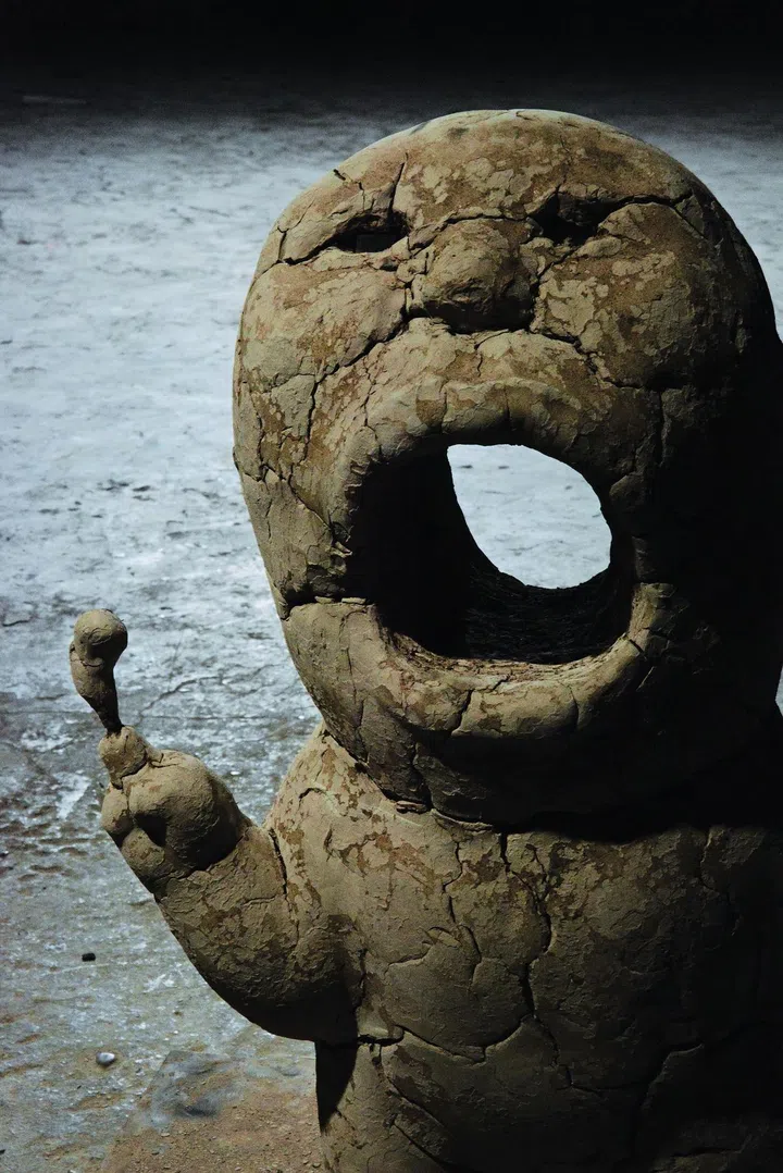 SB0814_ART_LI CHEN_Hollow