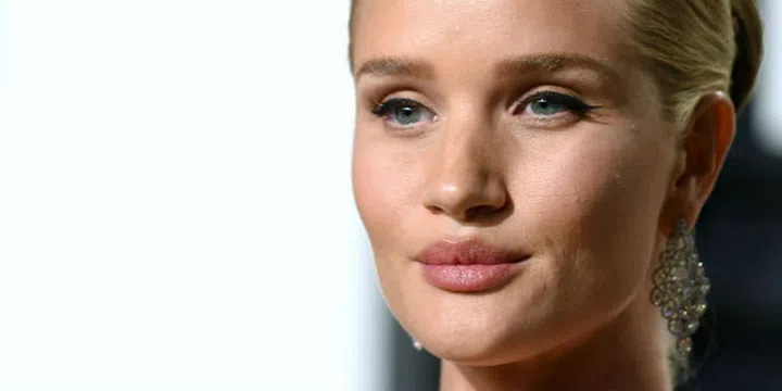 Rosie Huntington Whiteley's luscious pout is #lipgoals. Photo: Getty