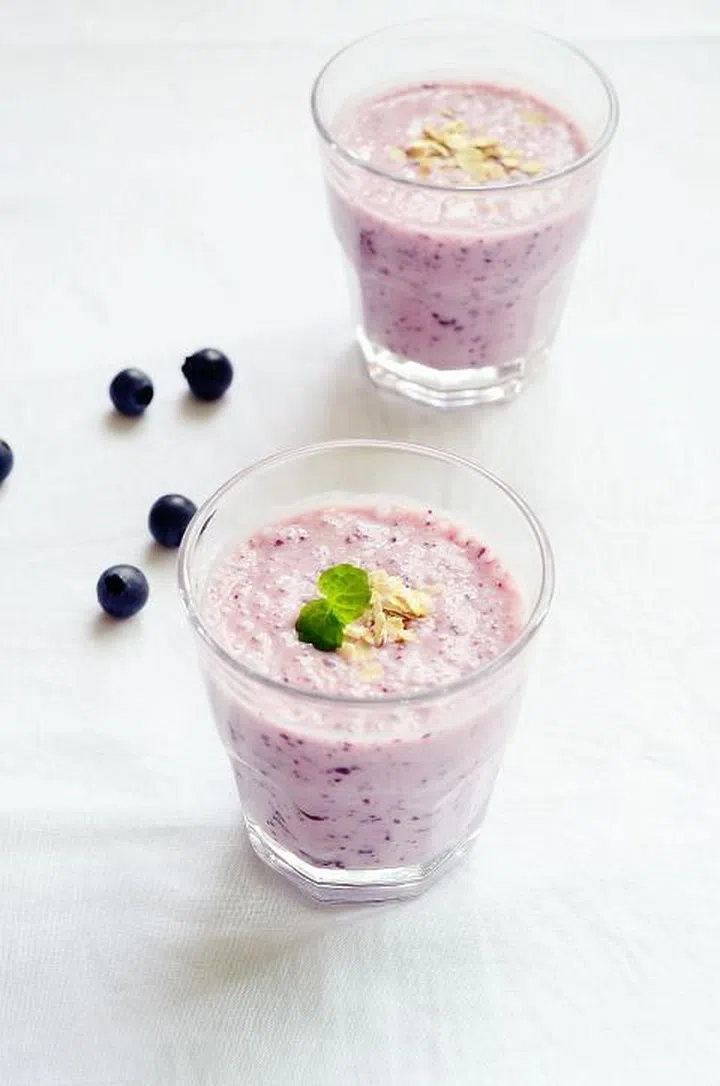 "The more options we have for food, the more mistakes we can make, and that can slow down the weight loss process," says Manuel Villacorta, R.D., founder and author of Whole Body Reboot. "By having one or two smoothies in place of meals, you don't really need to think about how healthy your meal is." But beware of how you build your drink, as it's easy to slurp down one that's loaded with sugar. "A healthy smoothie should be no more than 1.5 cups per serving and be balanced with fruits, vegetables, and healthy fats like avocado, chia seeds, or flaxseeds," says Manuel. A good rule of thumb: Drink the rainbow. Different fruits and vegetables offer different vitamins, along with different phytochemicals (the molecules that fight disease and repair your body). So sticking to just blue or pink (we're looking at you, blueberries and raspberries) means you're limiting the good nutrients your body is getting. Photo: Getty