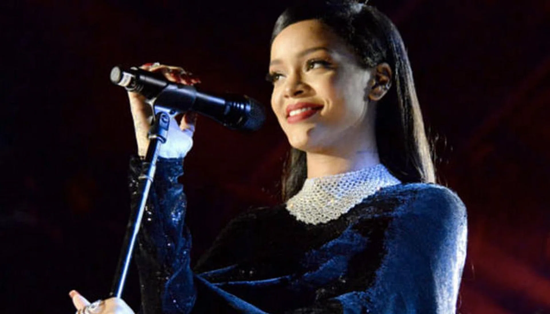 rihanna grammys 2016
