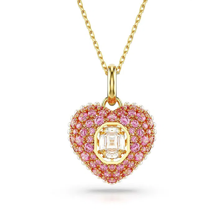 hbsg-swarovski-the-wonder-of-love-4