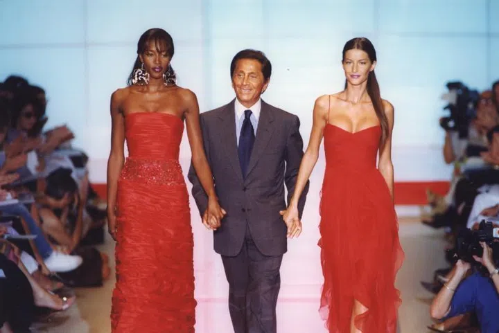 Valentino Garavani haute couture fashion designer runway Naomi Campbell Gisele Bündchen
