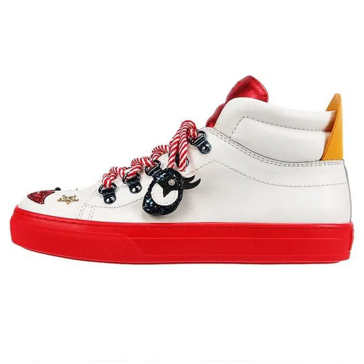 Street-style maven Anna Dello Russo has never been one to shy away from more avant-garde fashions, bringing her vivacious style to bright pieces in a collaboration with Tod's.

Tod’s x Anna Dello Russo sneakers, $830, store.tods.com.

 Photo: Tod's