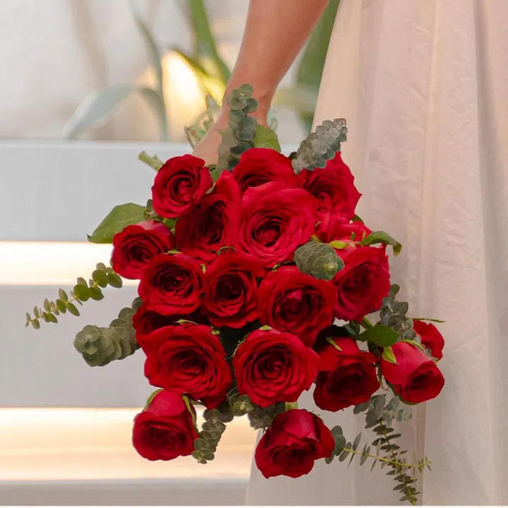 roses valentine’s bouquet