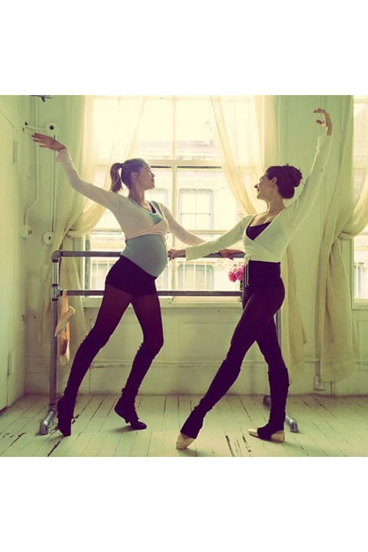 In 2014, pregnant with her second baby, Myllena Mae, Kroes (left) stayed fit by hitting the barre. Photo: Doutzen Kroes