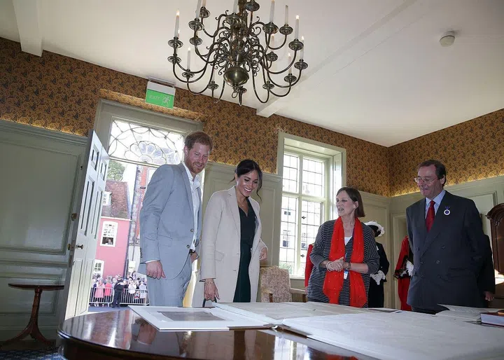 Once inside Edes House, Meghan and Harry viewed the rare Sussex copy of the American Declaration of Independence.