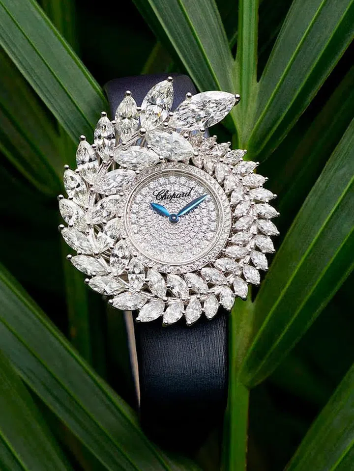 And we’re not just talking about the blinding emeralds that the Swiss luxury brand is famous for. In the name of sustainability, 
the House announced its commitment to 
use 100 percent Ethical Gold in its jewellery and watches by July 2018—not to mention responsibly mined diamonds and emeralds, redefining the meaning of true luxury.