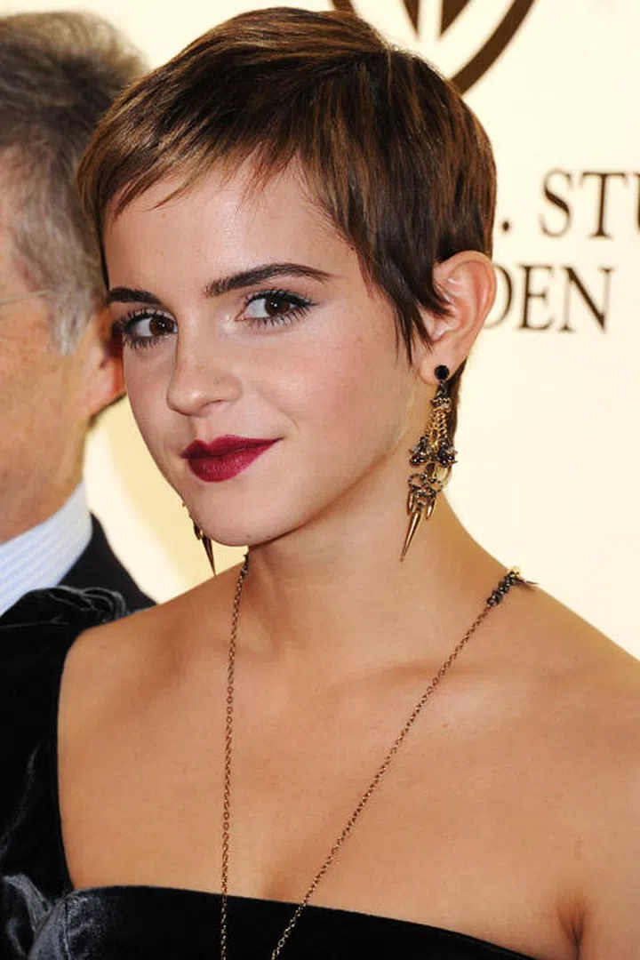 It was the pixie seen 'round the world. Watson debuted the drastic change at a Warner Brothers Studio reception in November 2010.
