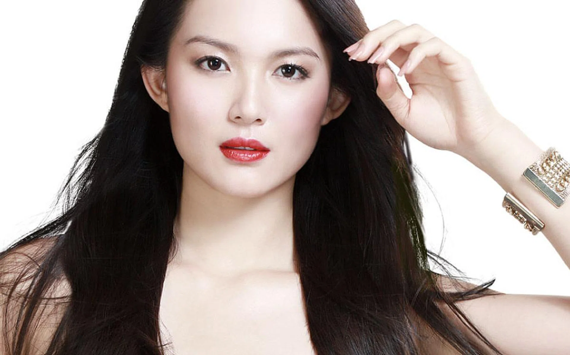  These 4 Core-based skin treatments tighten and firm both your face and body, minus any post-procedure recovery.You don't have to go under the knife to lift, firm or appear younger: These treatments can deliver such results