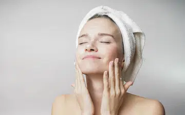 5 Skincare Habits Everyone Should Have To Age Gracefully