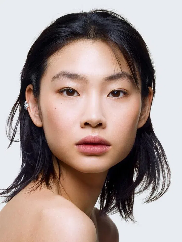 No.1 de Chanel modelled by Jung Ho Yeon. PHOTO: CHANEL