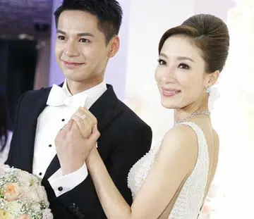 tavia-him-wedding-7_tn
