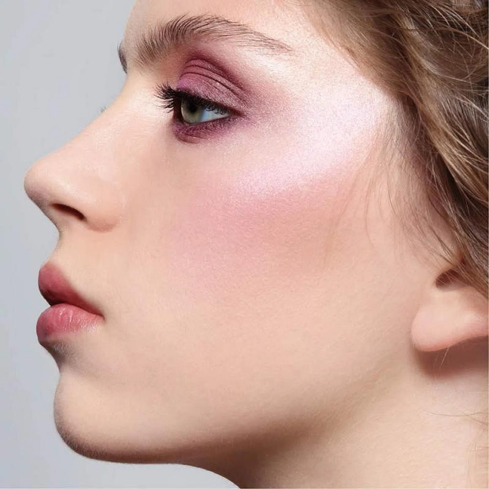 How to conceal redness on your face for a flawless complexion