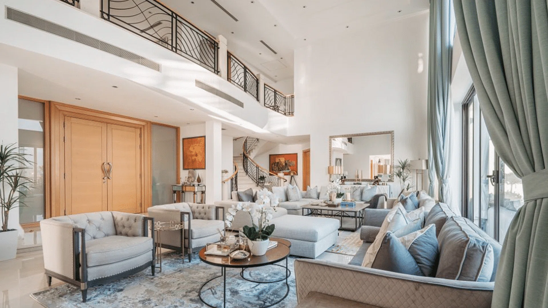 Stunning Off-Grid Penthouse Apartments With Luxurious Flooring image