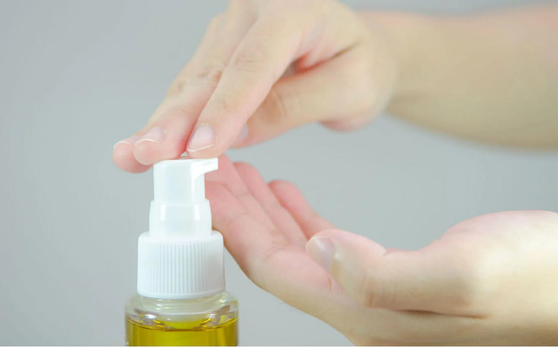 4_specialised_cleansing_oils_for_different_skin_concerns_900px