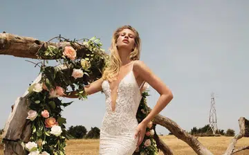 posing_for_wedding_photos