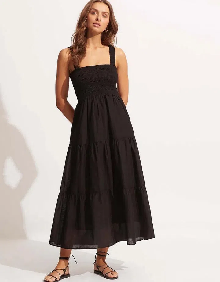 These flowing maxi dresses should be in every woman's wardrobe | Her ...
