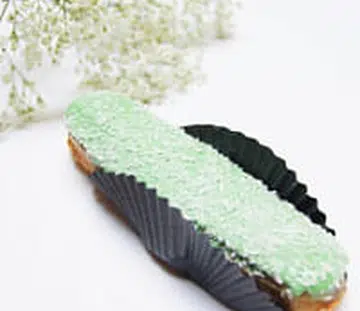 Two Bakers - Eclair Ondeh Ondeh T