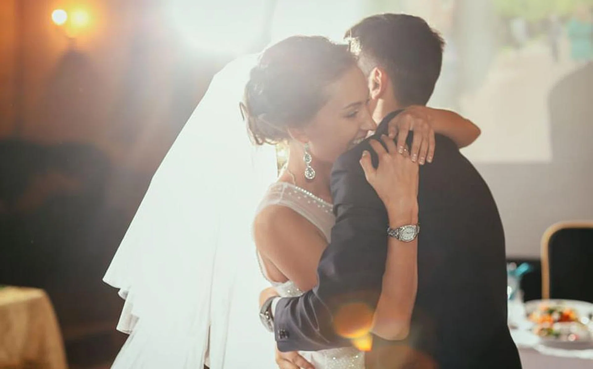 surprise_wife_on_wedding_day