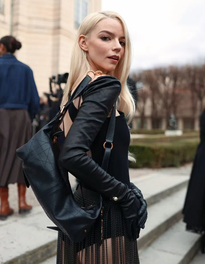 Anya Taylor-Joy carrying the Dior D-Journey Large Bag. Photo: Dior