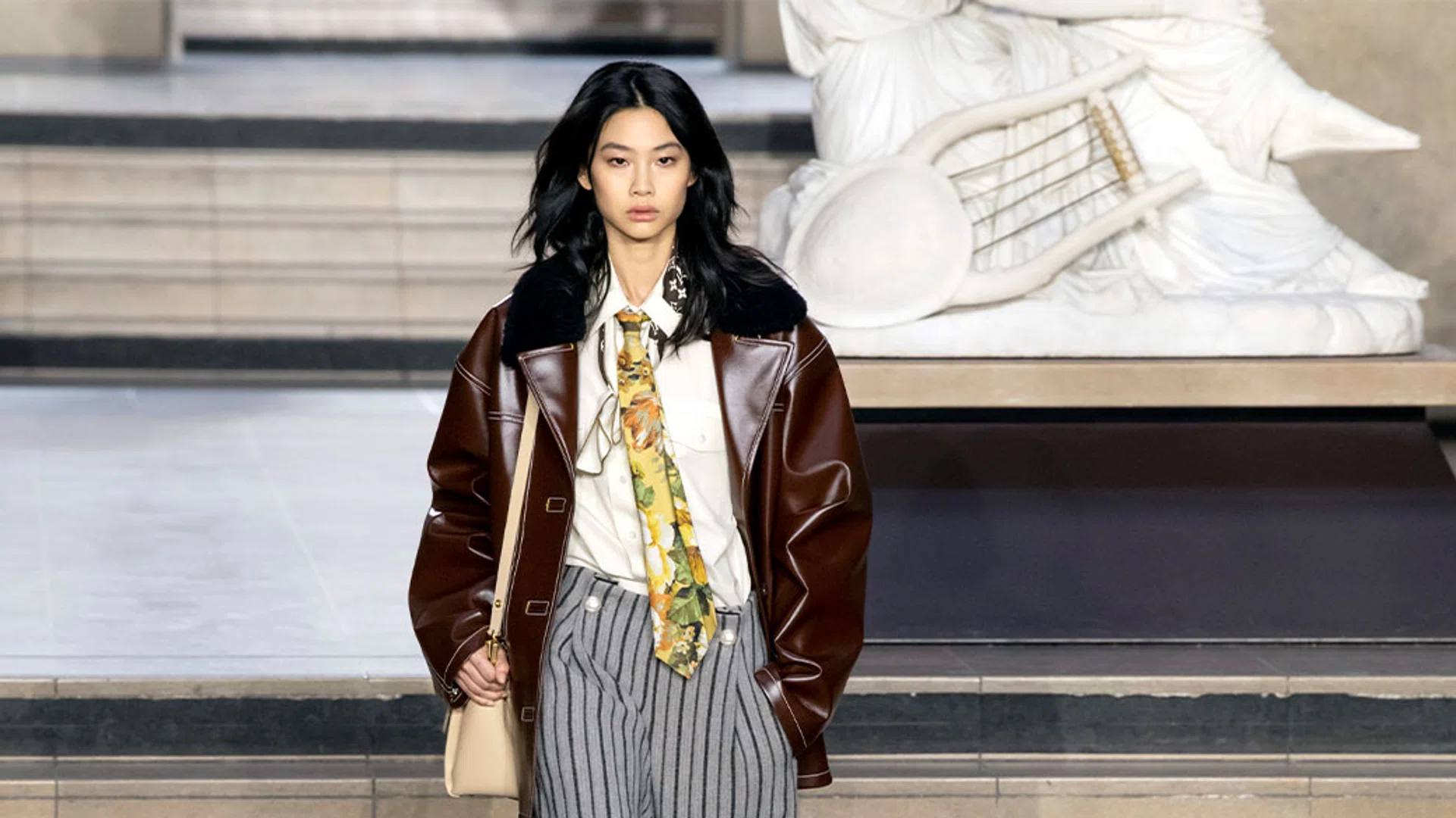 jung hoyeon runway | korean hair trends to try in 2025