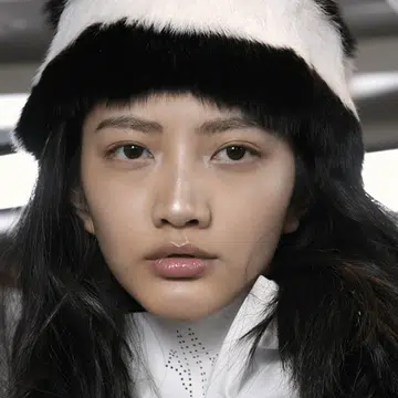 long_flight_skincare_thumbnail