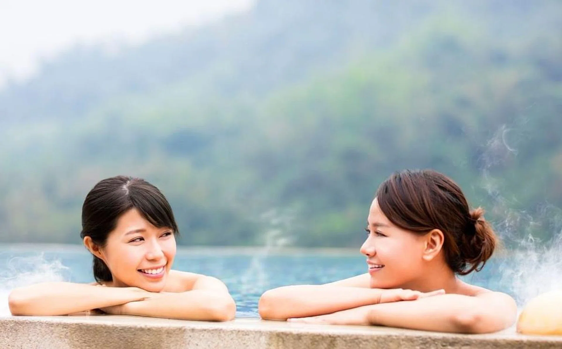 girl_friends_rect