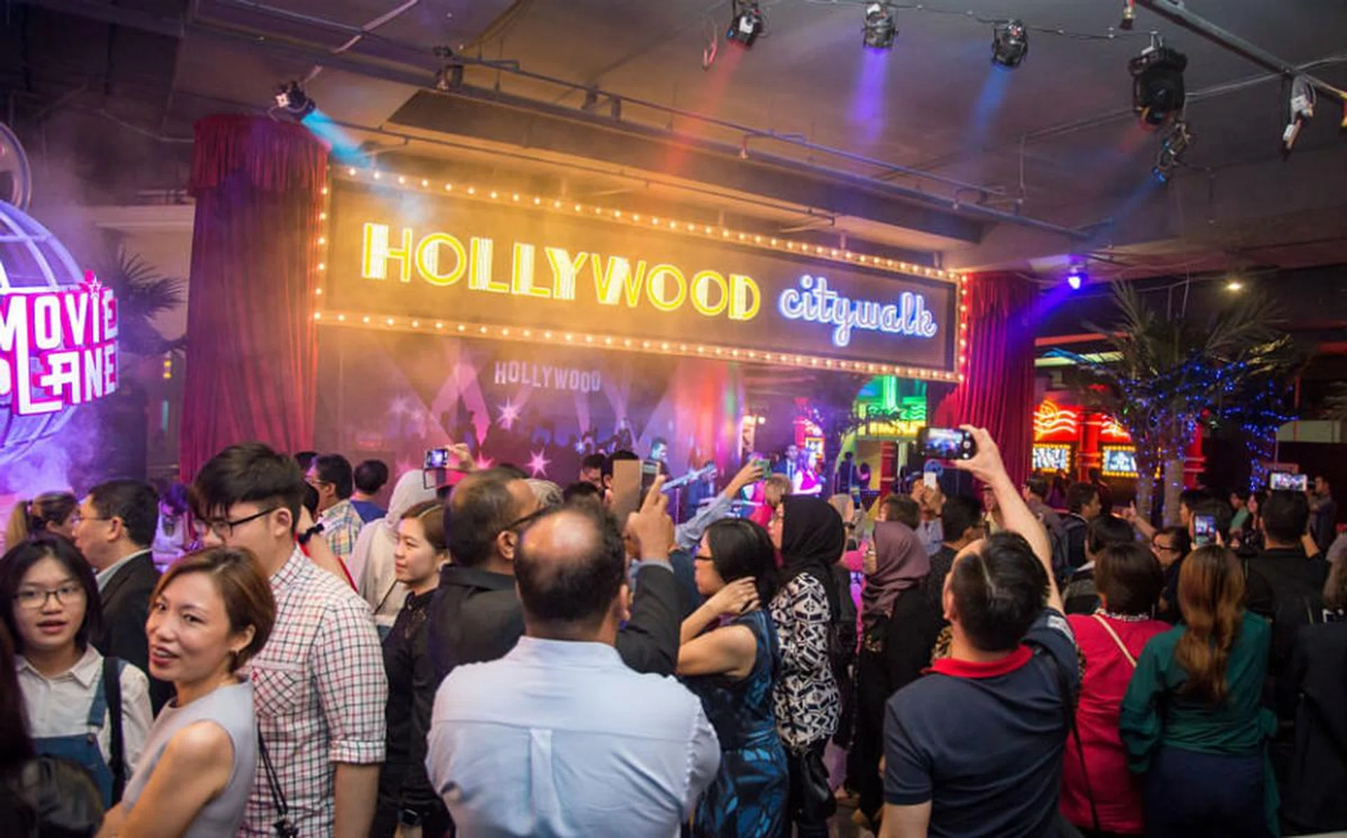 01_malls_jb_theme_park