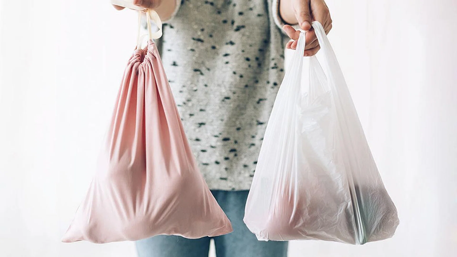 eco-friendly-plastic-reusable-bags-environment-singapore