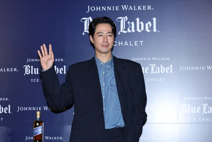 SEOUL, SOUTH KOREA - DECEMBER 06: Johnnie Walker Blue brand ambassador, actor Zo In-Sung attends the Johnnie Walker Blue Label Limited Edition - Ice Chalet" launch photocall on December 06, 2024 in Seoul, South Korea. (Photo by Han Myung-Gu/WireImage)