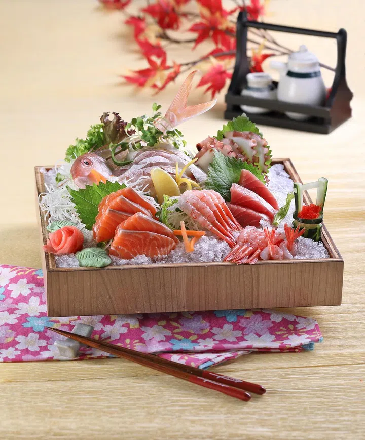 Enjoy sashimi at Kiseki Japanese Buffet Restaurant.