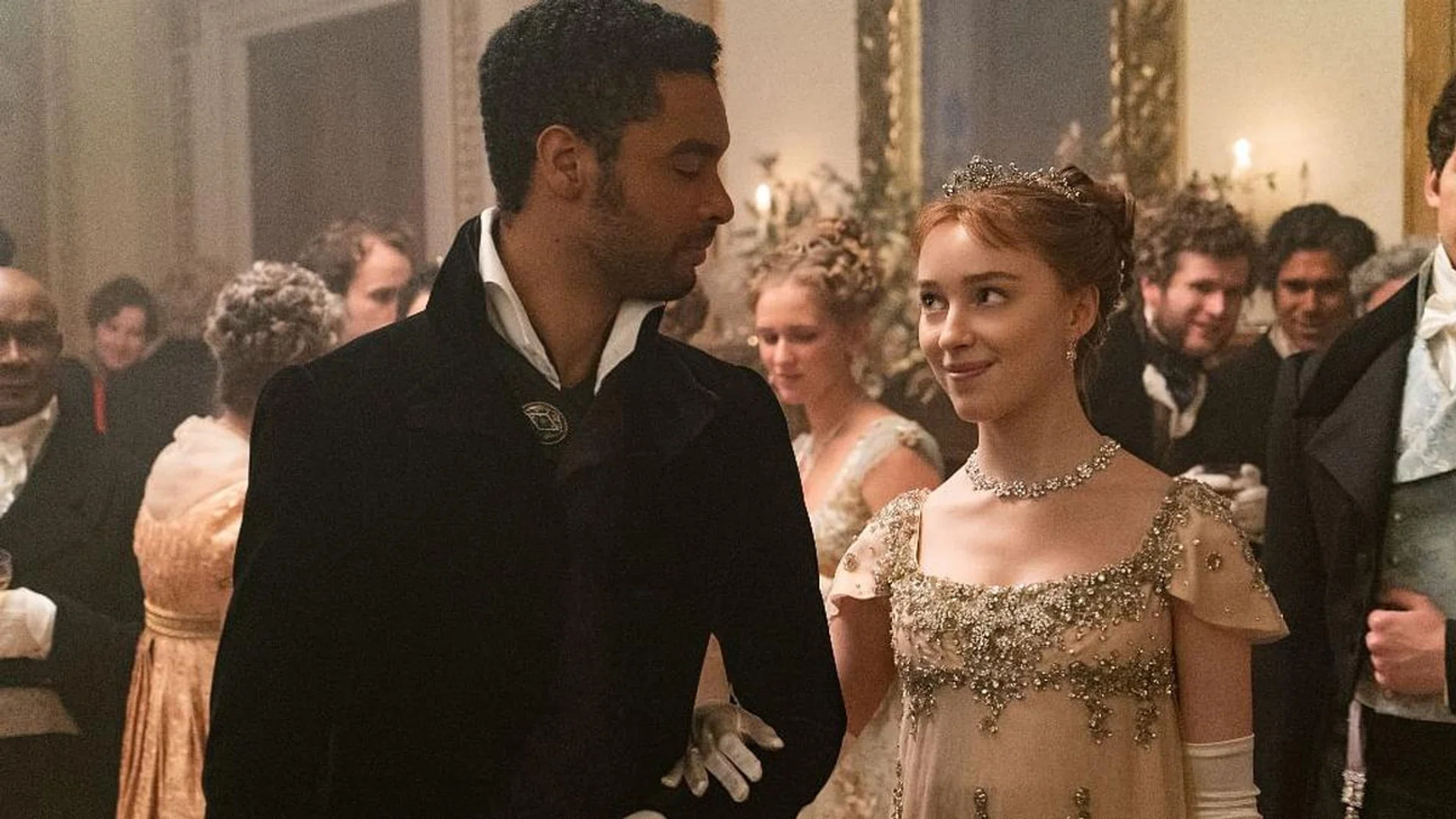 Necklaces Like Actress Phoebe Dynevor In Netflix’s Bridgerton