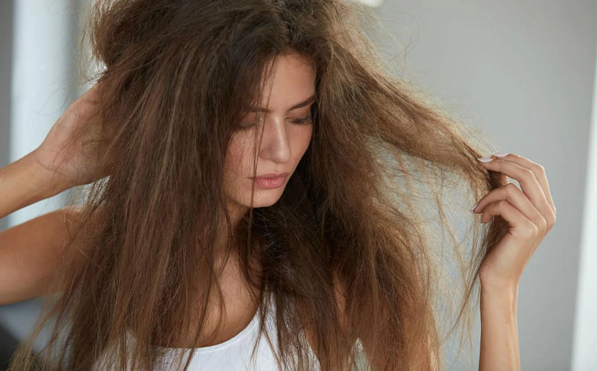 review_the_hair_treatment_that_tames_frizzy_hair_and_repairs_damaged_hair_900px