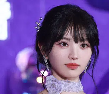 Pursuit of Jade actress Tian Xiwei with douyin makeup