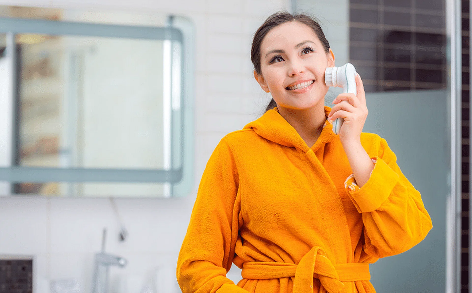 beauty-skincare-gadgets-technology-brightening-firming-lifting-collagen-elastin-pigmentation-clarisonic-neutrogena