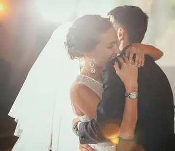 surprise_wife_on_wedding_day