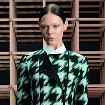 Hugo Boss does masculine-feminine tailoring perfect for superwoman OLs Pre-fall 2015 thumb.jpg