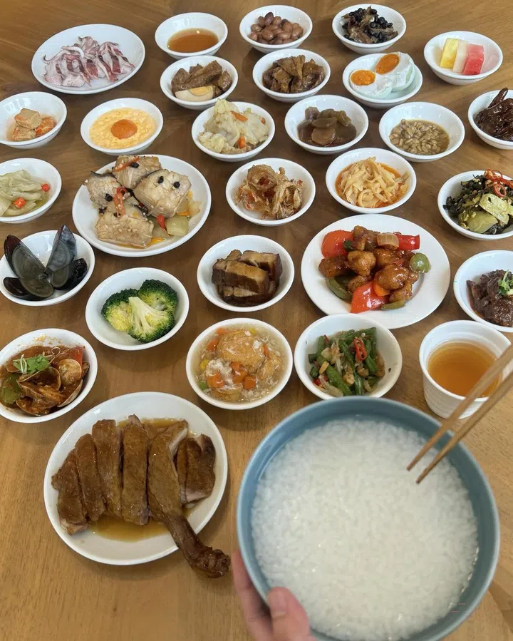 Cafe Lodge at YWCA Fort Canning offers over 30 dishes at its Porridge Buffet.