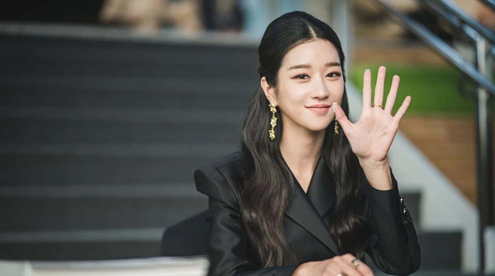 seo ye ji designer luxury heels shoe footwear it's okay to not be okay south korean drama fashion